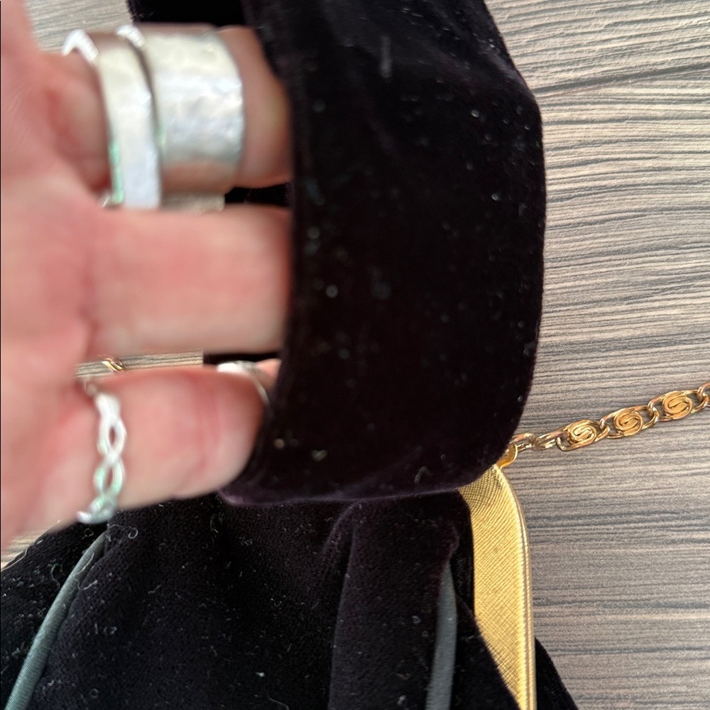 Chic Black Velvet Wristlet with Gold Accents gorgeous gold heart accent - Picture 6 of 12